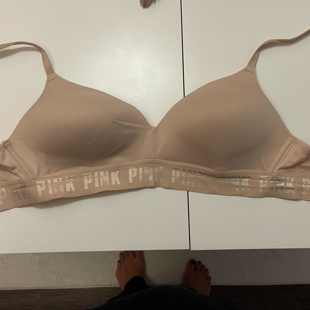 PINK Victoria’s Secret Nude 36B Wireless Lightly Lined Wear Everywhere B…